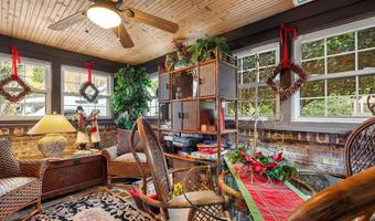 1670 Church St, Appomattox, VA 24522