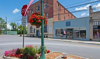 342 S Monroe St, Alderson, WV 24910