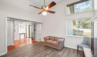 1 Marsh Harbor Dr A, Beaufort, SC 29907