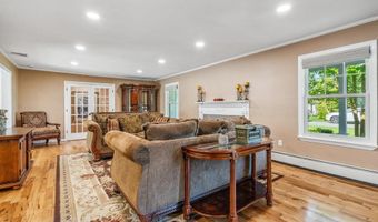 24 Bayview Pl, Amityville, NY 11701