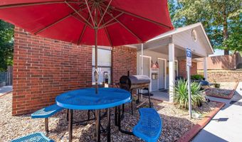 1309 Country Oaks Dr, Benton, AR 72015