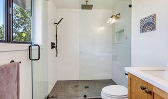 1509 Woodland Dr, Ashland, OR 97520