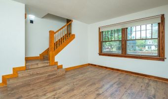 822 7th St, Ames, IA 50010