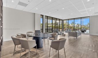 20515 E Country Club Dr 747, Aventura, FL 33180