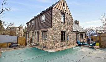 2347 S ARLINGTON RIDGE Rd, Arlington, VA 22202