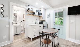 16 Cottage Dr, Asheville, NC 28805