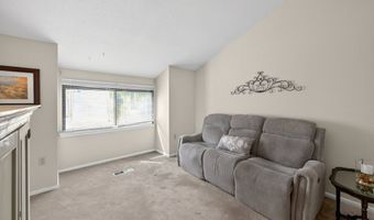62 Monticello Dr 62, Branford, CT 06405