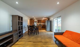 1057 4th St SE, Bandon, OR 97411