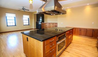 104 S Main St, Aberdeen, SD 57401
