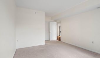 851 N GLEBE Rd 1011, Arlington, VA 22203