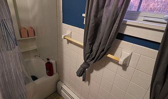 7 Westwood Pkwy, Barre, VT 05641