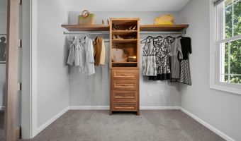 3716 KRYSIA Ct, Annandale, VA 22003