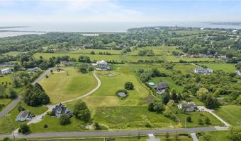 11 Saltwood Farm Rd, Middletown, RI 02842