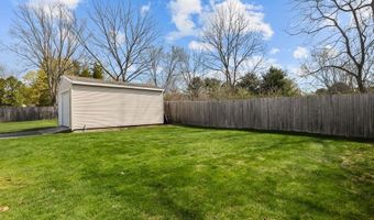 56 Errol St, Warwick, RI 02888