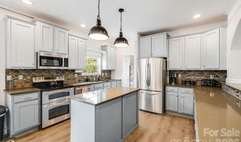 21 Old Pinner Pl, Arden, NC 28704