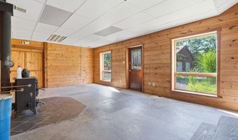 14 E Point Rd, Albrightsville, PA 18210