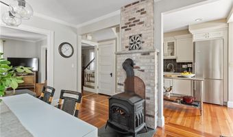 21 John St, Newport, RI 02840