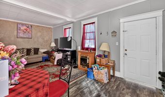 3 Young Ave, Amsterdam, NY 12010