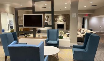 75 S REYNOLDS St 411, Alexandria, VA 22304