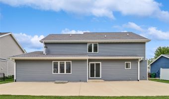 708 13th St SW, Altoona, IA 50009