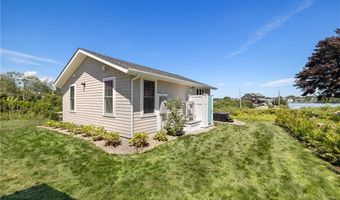 17 Goose Island Rd, Narragansett, RI 02882