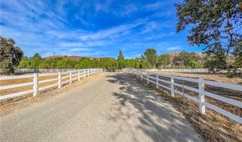 6467 Chesebro Rd, Agoura Hills, CA 91301