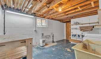 1558 1560 W Jones Dr SW, Ann Arbor, MI 48105
