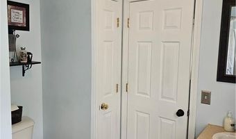 3 Bank St, Cranston, RI 02920