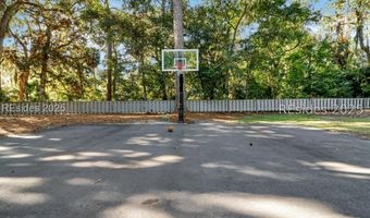 17 Dewberry Ln, Hilton Head Island, SC 29928