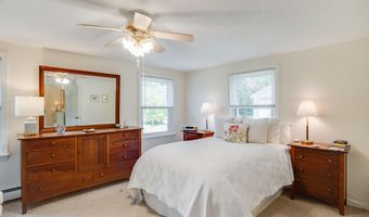 240 Bragg's Ln, Barnstable, MA 02630
