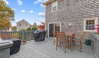 7 Maria St, Lincoln, RI 02865