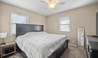 110 9th St SE, Altoona, IA 50009