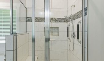 175 Glenview Dr, Albertville, AL 35950