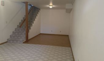 530 S 5th St, Akron, IA 51001