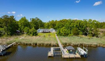 738 Dawson Creek Rd, Arapahoe, NC 28510