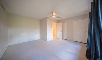 672 Greenhills Dr, Ann Arbor, MI 48105