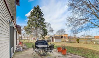 582 Norman Dr, Cary, IL 60013