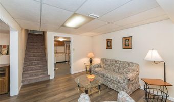 737 Smith Dr, Ballwin, MO 63011