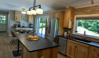 154 West St, Barton, VT 05822