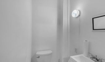 828 ALLISON St NW, Washington, DC 20011