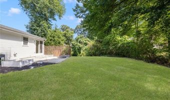 29 Pepper Bush Trl, Narragansett, RI 02874