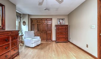 8 Whippoorwill Ln, Bethany, CT 06524