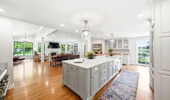 12601 N Osage Rd, Anchorage, KY 40223