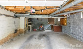 352 Cedar Ln, Arden, NC 28704