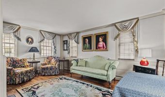 11 Cross St, Newport, RI 02840