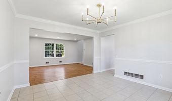 808 Anchor Ave, Beachwood, NJ 08722