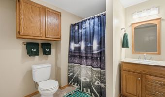 2025 W HARVEST Dr, Appleton, WI 54914