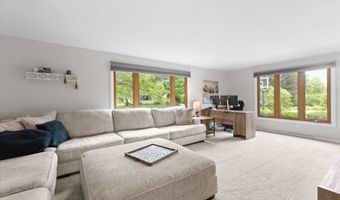 3207 CRESTVIEW Dr, Appleton, WI 54915