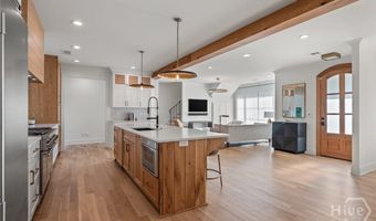 140 Meadowview Rd, Athens, GA 30606