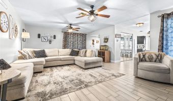 910 VAN Dr, Auburndale, FL 33823